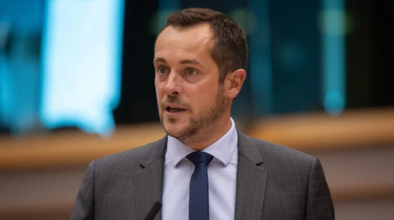 Nicolas Bay: Flytta EU-parlamentet från Belgien omedelbart
