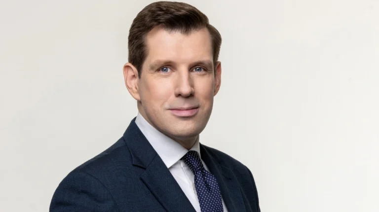 Tobiasz Bocheński kräver flytt av Europaparlamentet