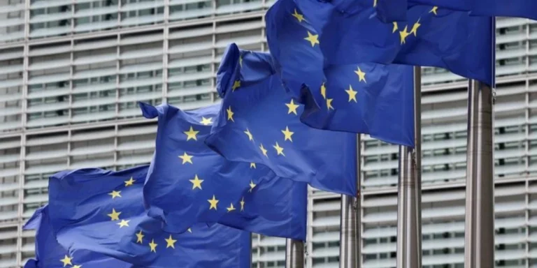 Europeiska börser stiger när CAC 40 passerar 8 100-nivån Europeiska börser stiger när CAC 40 passerar 8 100-nivån