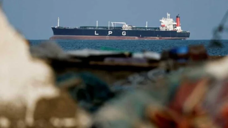 Iran stoppar USA-samtal och hotar blockera viktiga oljerutter Iran stoppar USA-samtal och hotar blockera viktiga oljerutter