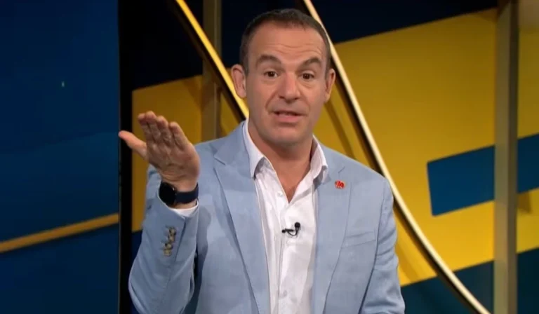 Martin Lewis varnar miljontals britter som reser till Europa i sommar