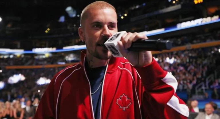 Justin Bieber ansluter till halvtidsshowen vid FIFA-VM-finalen Justin Bieber ansluter till halvtidsshowen vid FIFA-VM-finalen